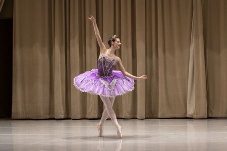 6-7-2024-LETNA PREDSTAVITEV IZDELKOV-Predstavitev studentk Visje baletne sole-3161